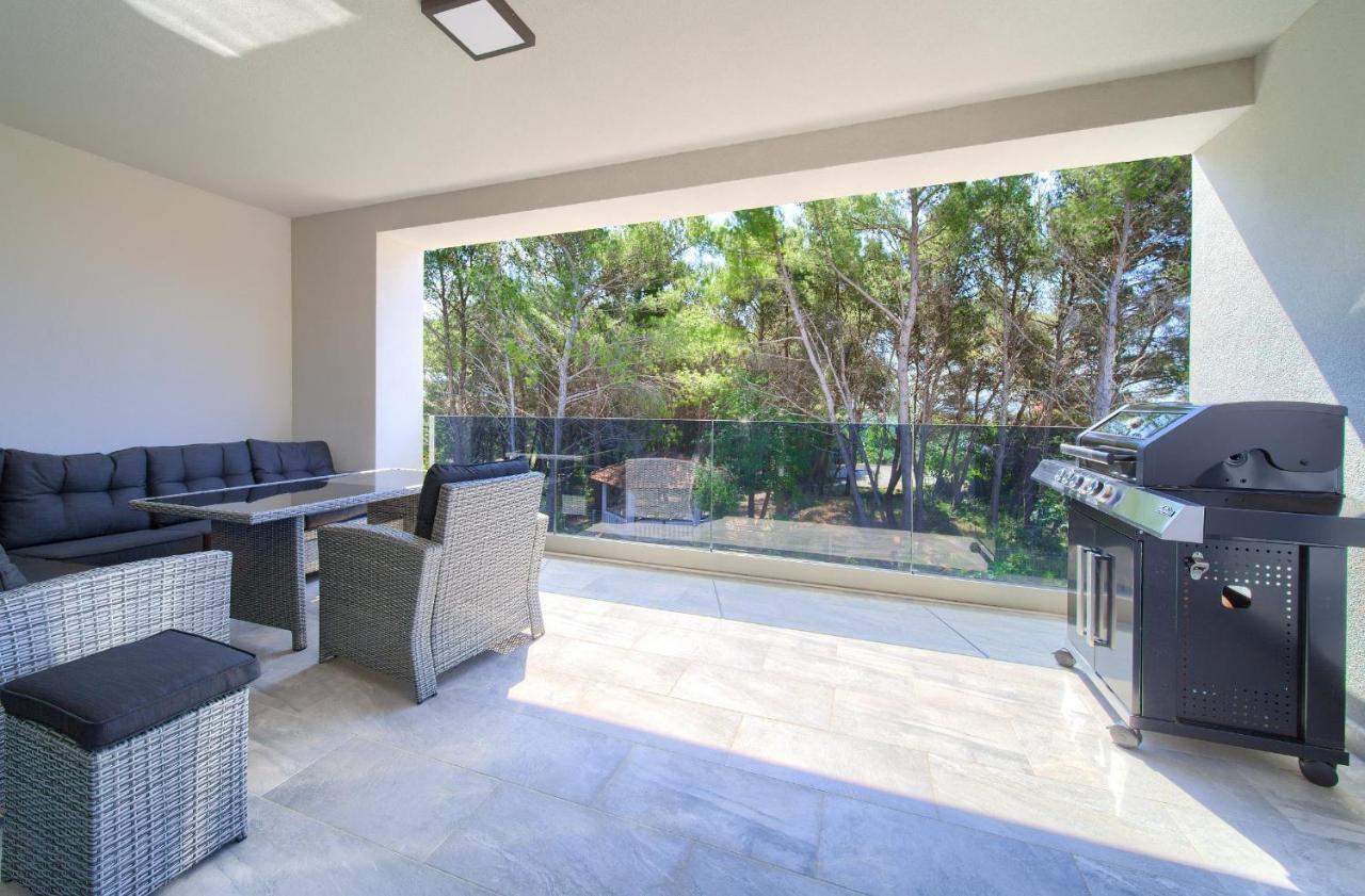 Apartamento Paola & Karla With Pool Krk Town