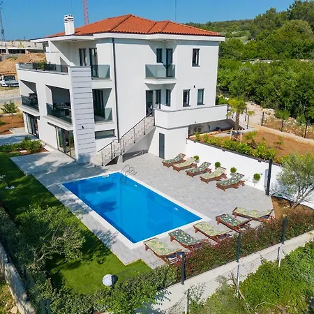 Apartments Paola & Karla With Pool Krk Town Exterior foto
