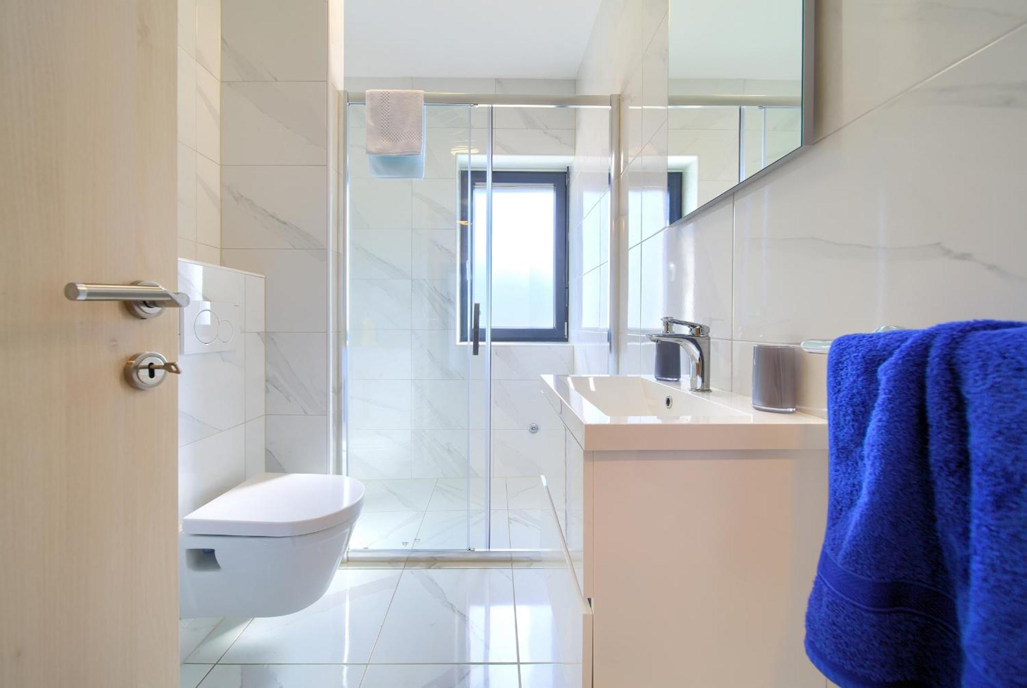 Apartma Paola & Karla With Pool Krk Town