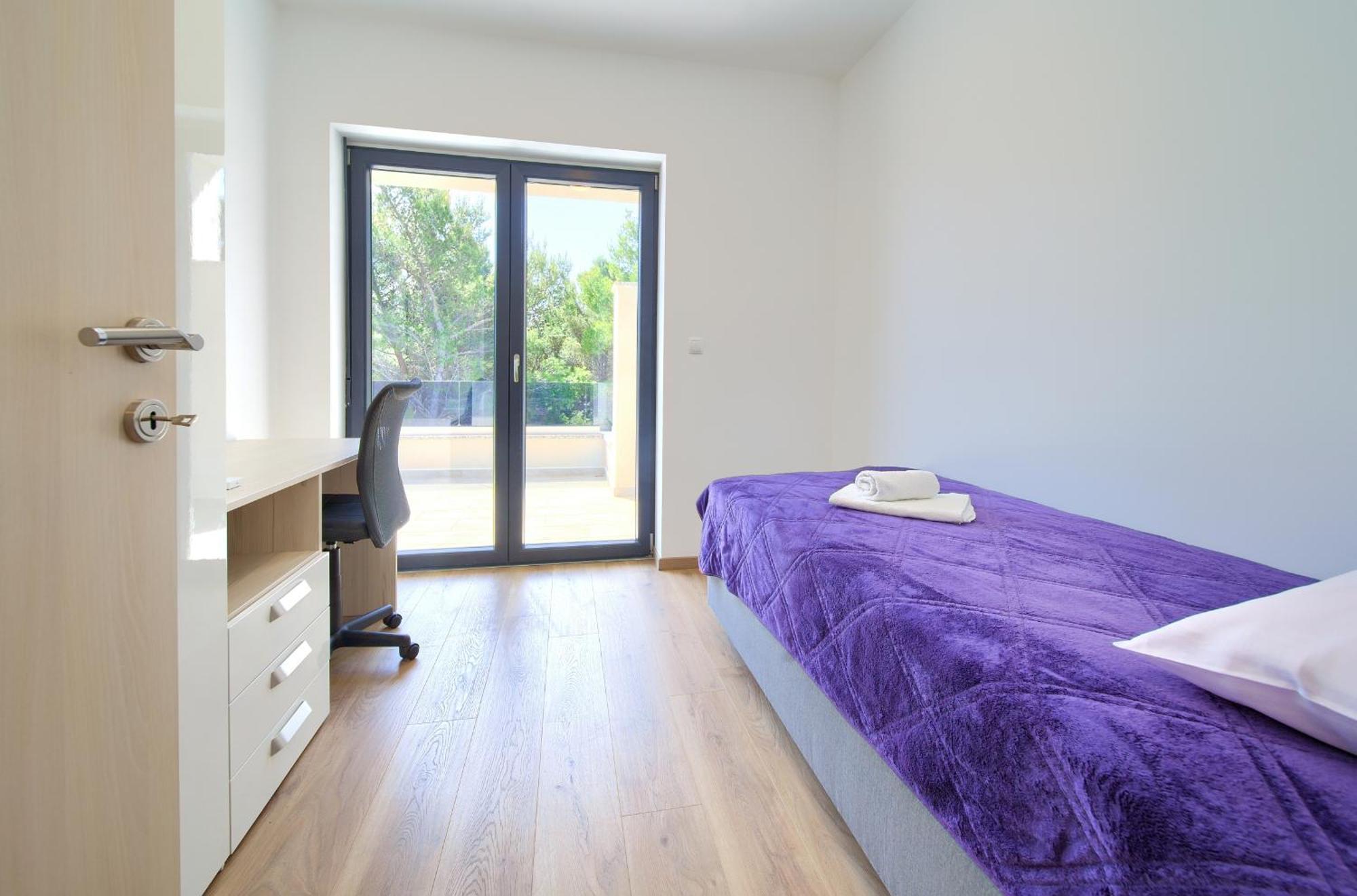 Apartma Paola & Karla With Pool *